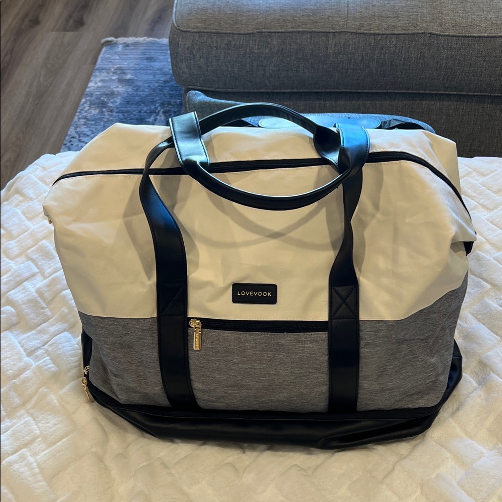 Lovevook Black, Gray and White Weekender Travel Bag - Picture 4 of 10